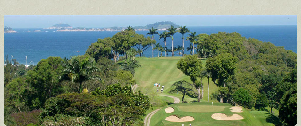 Green da Gávea com vista para o oceano e as ilhas Cagarras